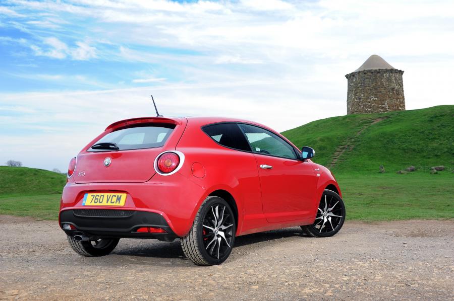  Alfa Romeo MiTo Twin Air 2014 года  (UK) (фото 9 из 23)